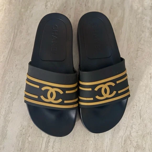 CHANEL CC Logo Rubber Slide Sandals Navy Gold | Size 38 (US 7.5–8) - Picture 1 of 7
